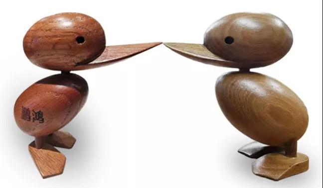 NG电子游戏手工实木吉祥鸭